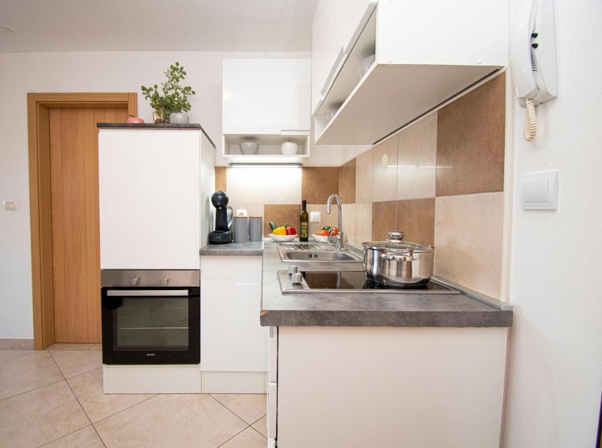 Apartment Sun Pula Exterior photo
